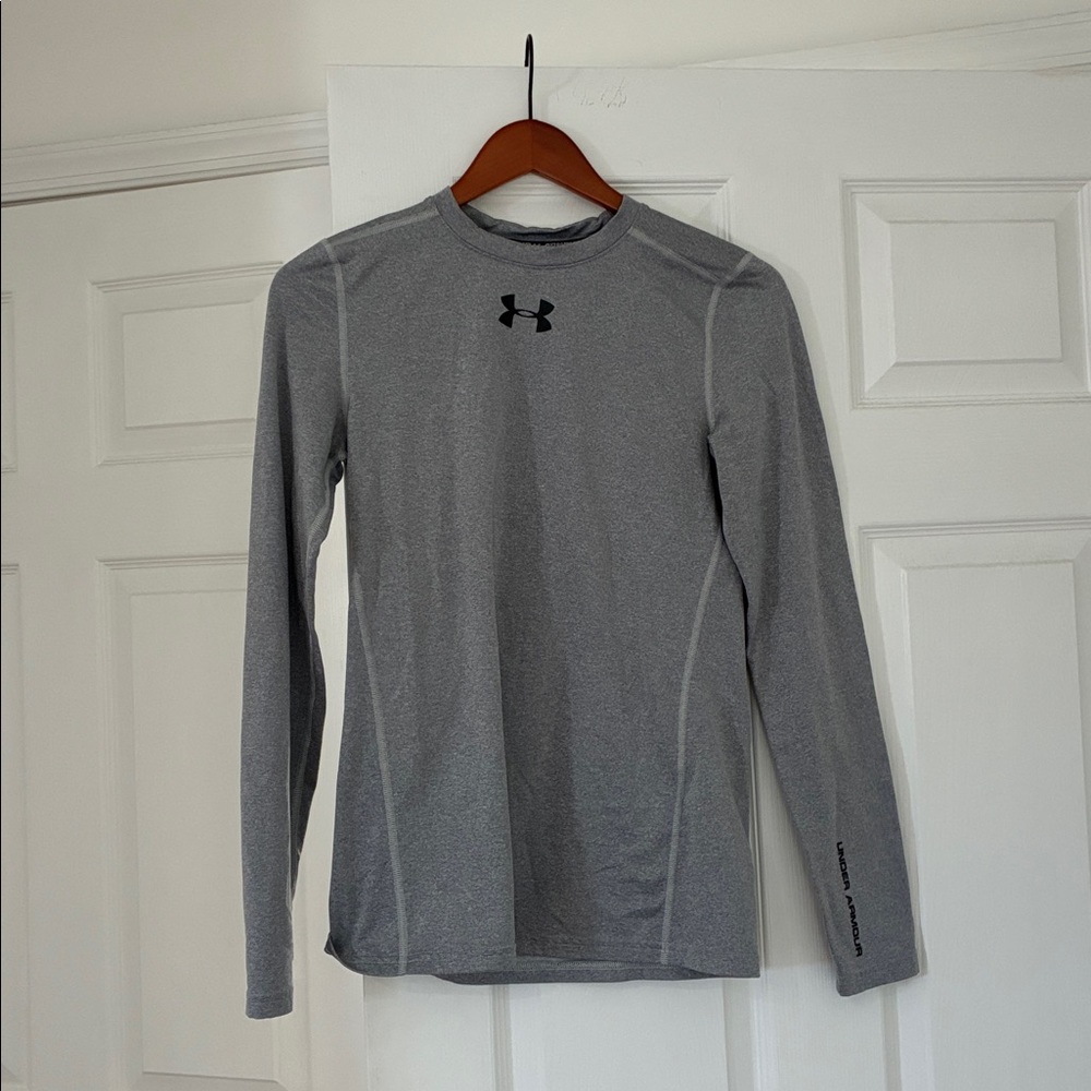 Under Armour  youth XL grey cold gear shirt YXL